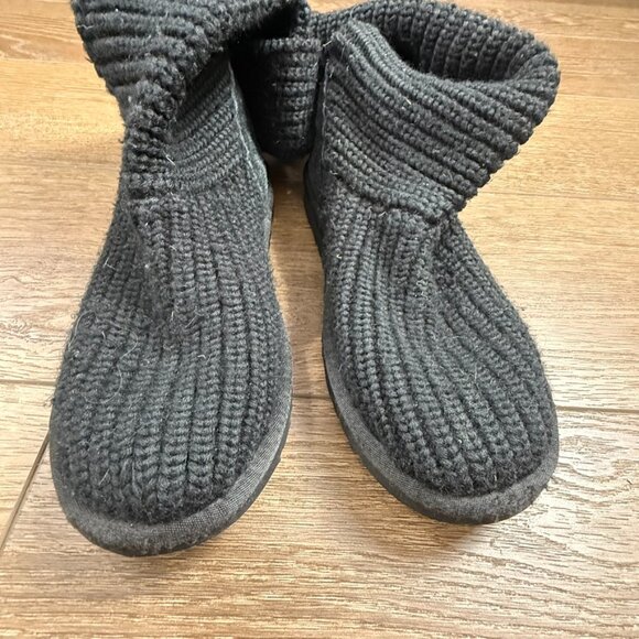 UGG Classic Cardy Boots, Size 6, Button, Fold-Over, Sweater, Black, Winter - Picture 2 of 8